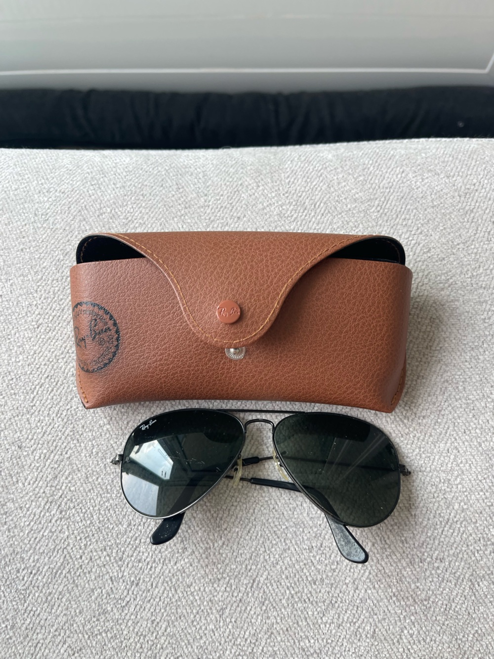 Ray-Ban Brown Case with Black Lens Aviator Sunglasses